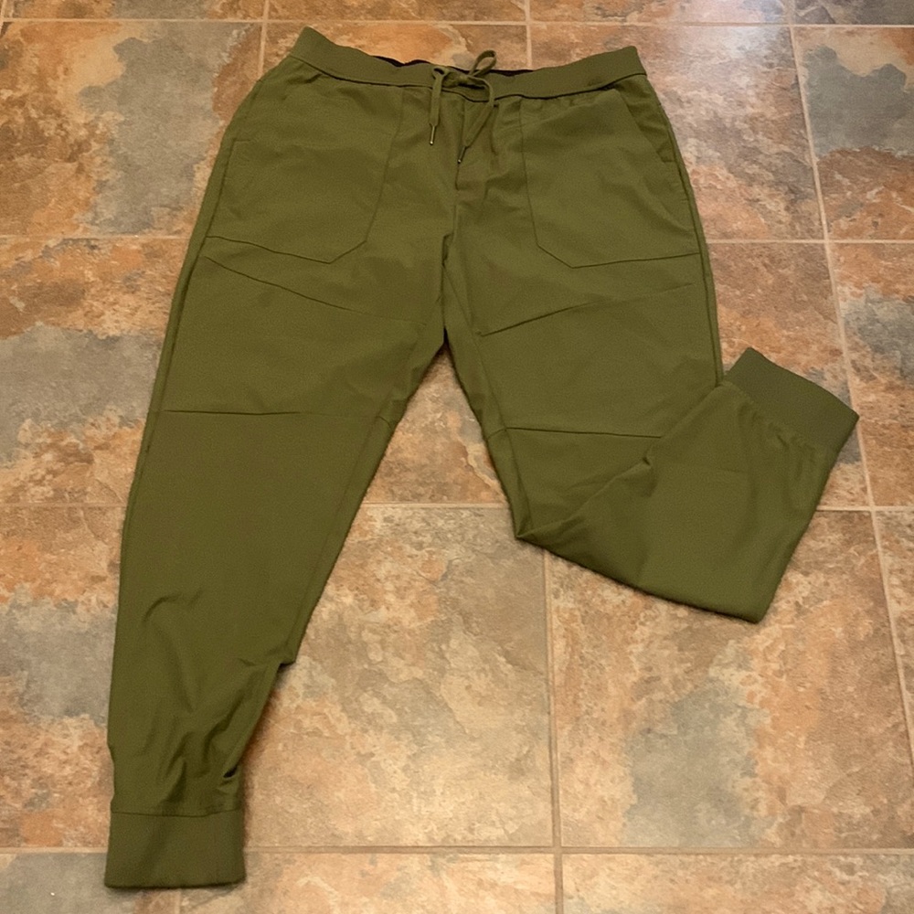 RUSSELL ATHLETIC green jogger pants.  L